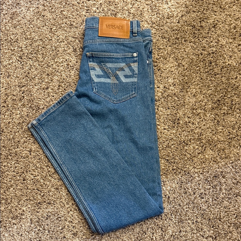 Versace Size 32 waist Taylor Fit Jeans. Stonewash denim Excellent condition.